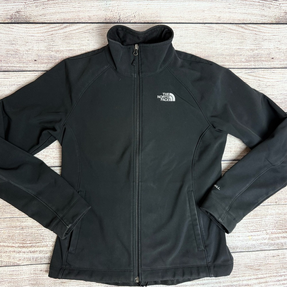 The North Face Women’s Windwall Black Full-Zip Softshell Jacket